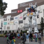 A l'entrée d'un grand magasin à Odaiba