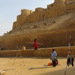 Nos amis au pied des remparts