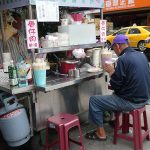 Petit-déj. sur la rue !