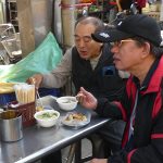 Petit-déj. sur la rue !