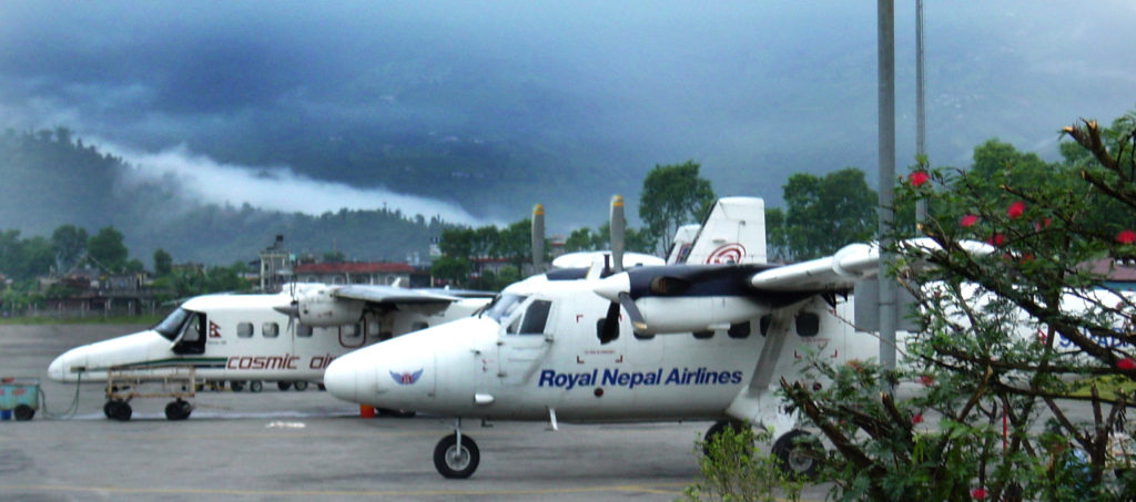Aterrissage à Pokhara