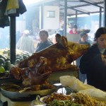 Cochons grillés au marché d'Otovalo - Equateur