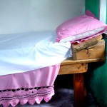 Le lit confortable de notre "Paradise lodge " à Tal - Népal
